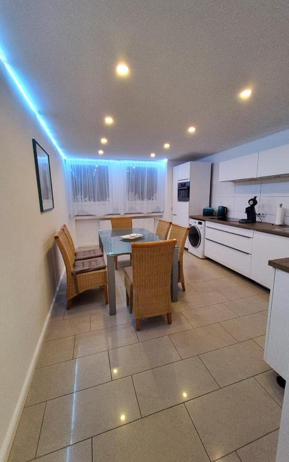 3 Zimmer Wohnung - Keine Party Wohnung ! 6 Personen 뒤셀도르프 외부 사진